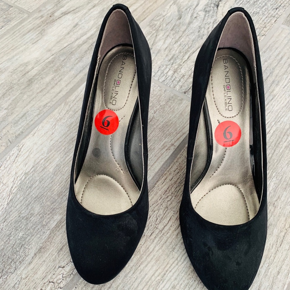 Never worn black heels